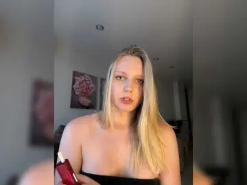 Bongacams Free Porn Cam of HotWillow