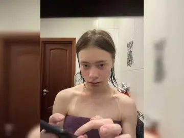 Bongacams Nude Webcam of 18YoungPussy18