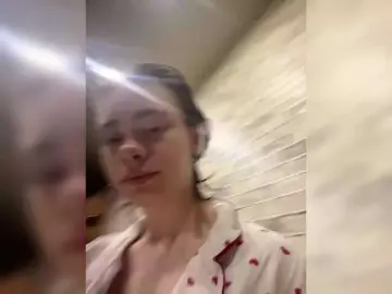 Bongacams Free Porn Cam of 18YoungPussy18