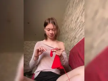Bongacams Free Live Porn of 18YoungPussy18