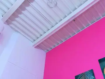 Bongacams Live Sex Cam of littleeemiily