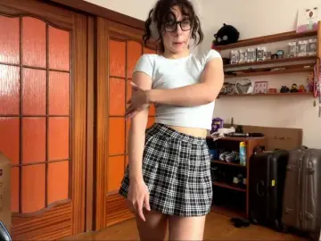 Bongacams Watch Live Sex Cams of PlushPoutX