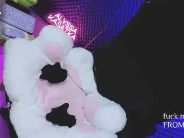 Bongacams Free Porn Cam of LISA-ALYSSA