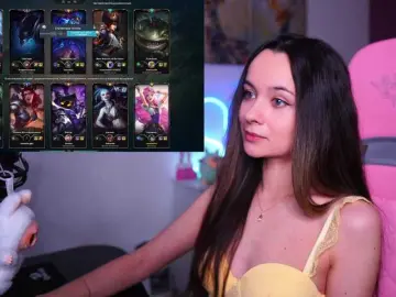 Bongacams Nude Webcam of JuicyAngel