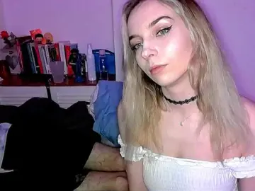 Bongacams Live Porn of Almondmilka