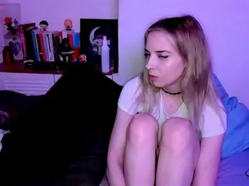 Bongacams Live Sex Cam of Almondmilka