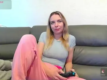 Bongacams Nude Webcam of Almondmilka