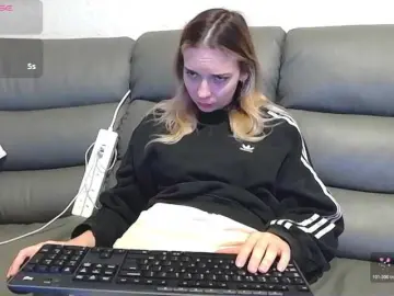 Bongacams Best Webcam of Almondmilka