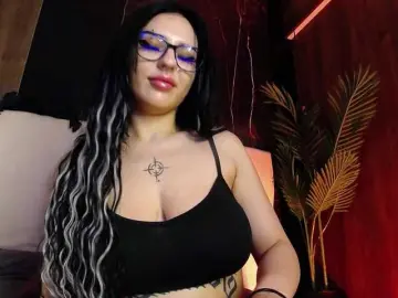 Bongacams Watch Live Sex Cams of RavenFoxy