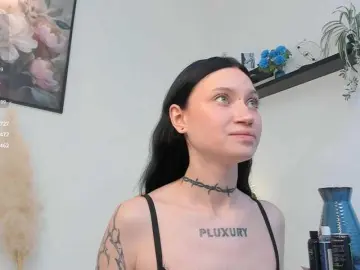 Bongacams Sex Cam of PLUXURY-