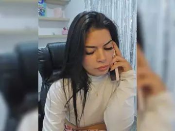 Bongacams Watch Live Sex Cams of Estefani-R