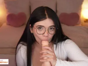 Bongacams Adult Webcams of CammieFoalss