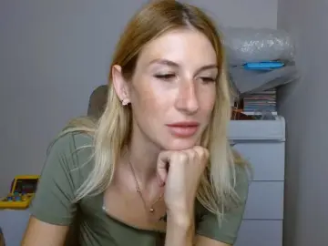Bongacams Live Sex Cam of LunaVibe-V