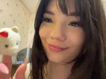 Bongacams Watch Live Sex Cams of GennyVowels