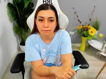 Bongacams Free Porn Cam of EveeEvian