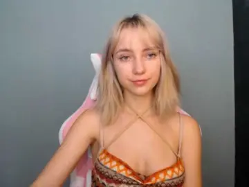 Bongacams Live Porn of LuciaGlow