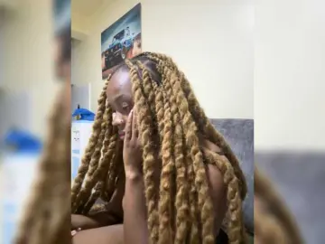 Bongacams Adult Video Chat of Curvy-maxy9