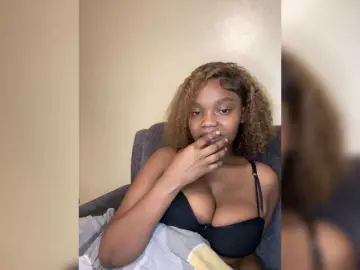 Bongacams Best Webcam of Curvy-maxy9