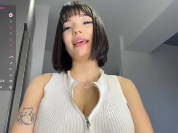 Bongacams Watch Live Sex Cams of KhadijahStippich