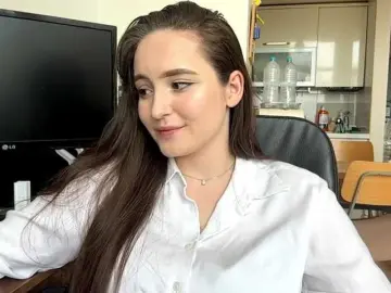 Bongacams Free Live Porn of EmillyCarte