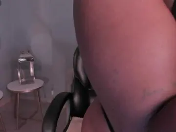 Bongacams Watch Live Sex Cams of SavannahStorm