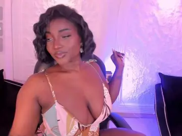 Bongacams Free Porn Cam of SavannahStorm