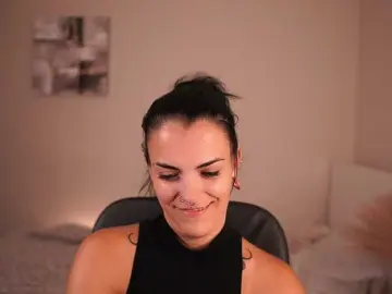 Bongacams Live Sex Cam of Paulinemedonca