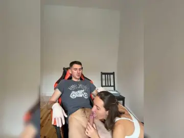 Bongacams Sex Cam of LittleMrHeroo22
