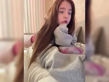 Bongacams Free Live Porn of LittleDelora