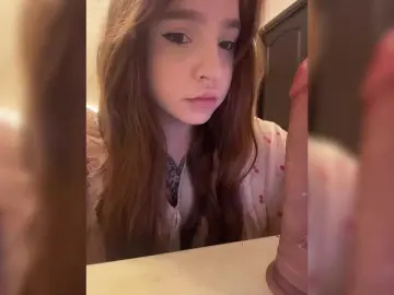 Bongacams Adult Webcam of LittleDelora