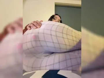 Bongacams Private Sex Chat of LittleDelora