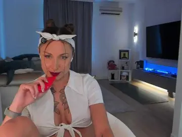 Bongacams Watch Live Sex Cams of Foxe-Sailey
