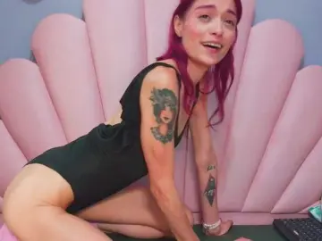 Bongacams Nude Webcam of LUCYMILLER