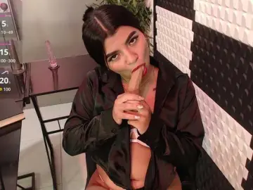 Bongacams Live Sex Cam of AlinaMorris