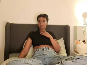 Bongacams Free Live Porn of CarolineS