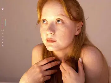 Bongacams Free Porn Cam of CuteShine