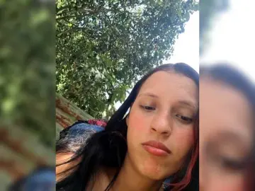 Bongacams Watch Live Sex Cams of Esmeralda-2petit