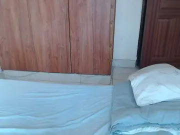 Bongacams Nude Webcam of hotgal01