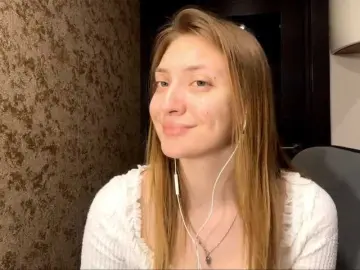 Bongacams Watch Live Sex Cams of MyrticeDollen