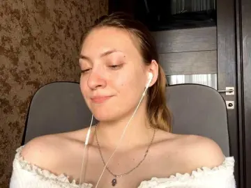 Bongacams Live Sex Cam of MyrticeDollen