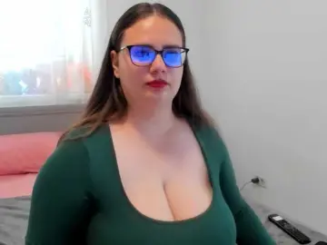 Bongacams Watch Live Sex Cams of amiravyxen