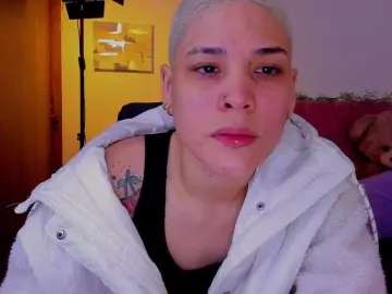 Bongacams Watch Live Sex Cams of LauraR