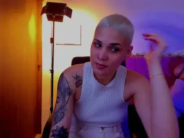 Bongacams Watch Live Sex Cams of LauraR