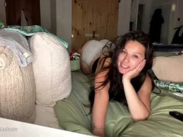 Bongacams Live Sex Cam of Mysteriousmadam