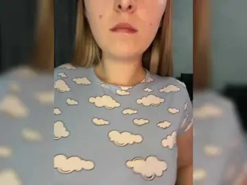 Bongacams Live Sex Cam of Peach--Alice