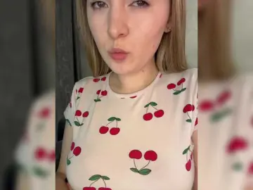 Bongacams Free Live Porn of Peach--Alice