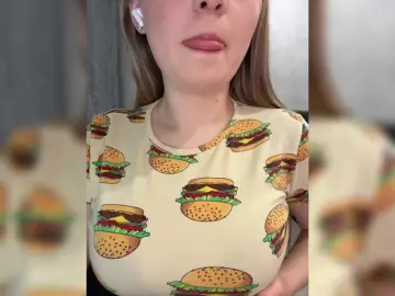 Bongacams Live Sex Cam of Peach--Alice