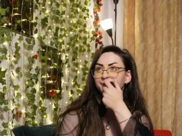 Bongacams Nude Webcam of NaughtYHomemadE