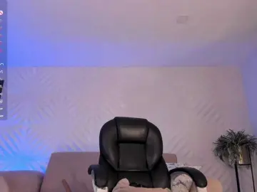 Bongacams Free Porn Cam of RoxanneHill