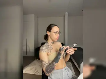 Bongacams Private Sex Chat of IRAONIC